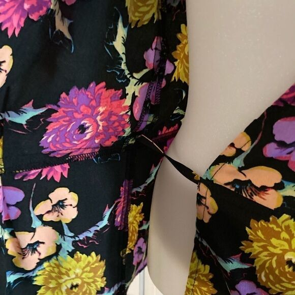 Topshop Floral Silk Wrap Top Size 6 Black with Floral Print - Picture 6 of 10